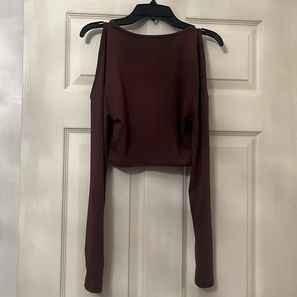 NWT SHEIN Trendy Chocolate Brown Open Shoulder Ring Crop Top - Picture 8 of 9